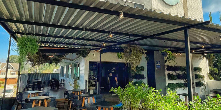 CURITIBA GANHOU UM NOVO BAR, NA FRENTE DO PARQUE BARIGUI