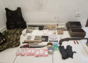 Criminoso perigoso com passagens por homicídio, roubo, furto e tráfico é preso pela RONE e se gaba com salário que ganha