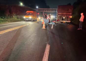 Motociclista perde a vida ao bater na traseira de caminhão no Contorno Norte