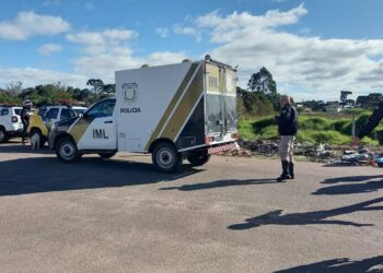 Corpo de homem seminu é encontrado em entulhos na região metropolitana de Curitiba