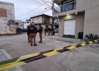 Jovem é assassinado a tiros quando trabalhava em barbearia na CIC