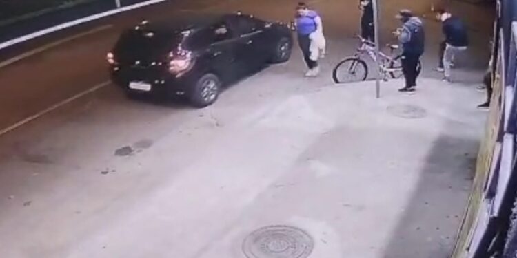 Criminosos abrem fogo e ferem três pessoas no Cajuru