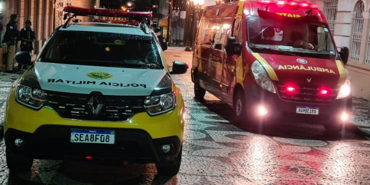 Idoso é esfaqueado na região central de Curitiba