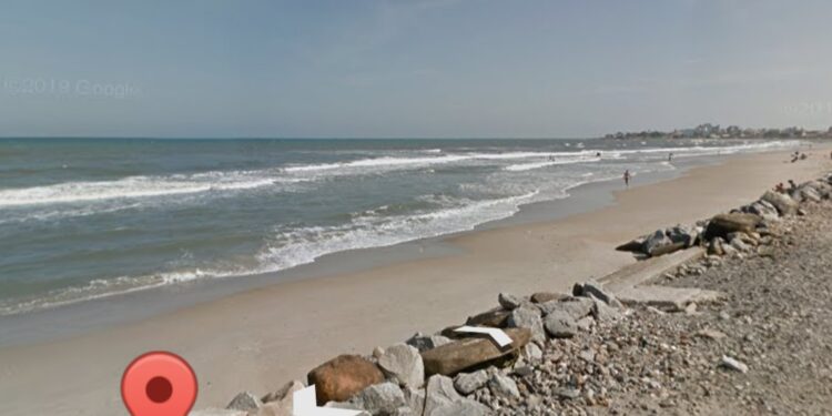 Bombeiros retomam buscas por jovem desaparecido em Matinhos