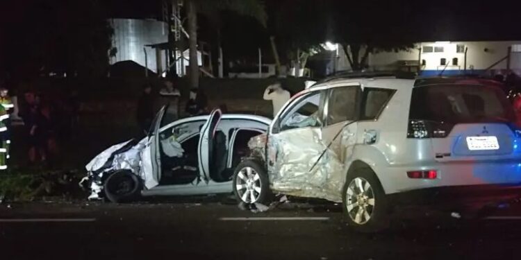 Três ficam feridos em acidente envolvendo mula na BR-368, no Paraná