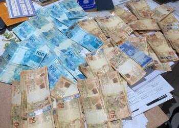 Mulher que se passava por funcionária do INSS é presa após aplicar golpes em várias pessoas