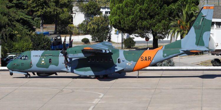 Aeronave da FAB chega para auxiliar nas buscas a avião desaparecido no Paraná