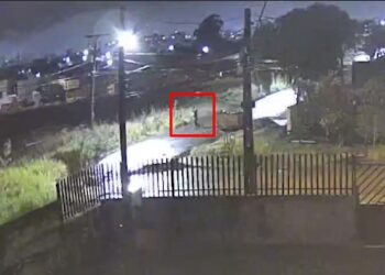 Câmera de segurança registra namorado arrastando Taciana para o matagal no dia do crime