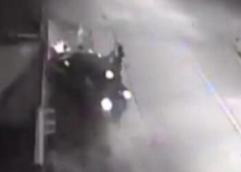 Câmera registrou momento que motorista bêbado atropelou cinco pessoas na calçada; criança e adulto ficaram gravemente feridos