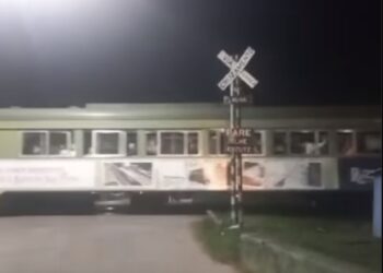 Trem com quase 1000 turistas fica preso na Serra do Mar, no litoral do Paraná, por cerca de dez horas