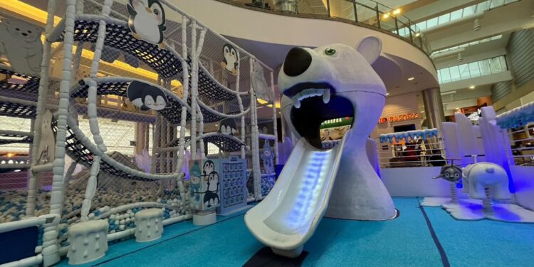 Parque infantil Rainbow Beez Neve abre a programação das “Férias Congelantes” no Shopping Estação