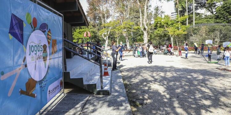 Sábado tem brincadeiras antigas dos Jogos do Piá em cinco regionais de Curitiba