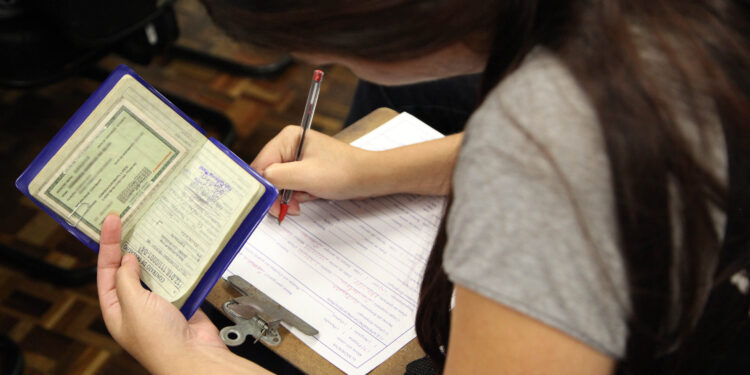 Estado promove mutirão de empregos para jovens nesta quarta-feira em Curitiba