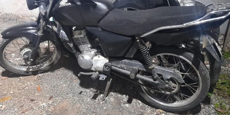 Motocicleta furtada em Colombo é recuperada pela Guarda Municipal em Campo Largo