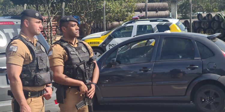 Ladrões de residência enfrentam a ROTAM na Linha Verde e um morre em confronto