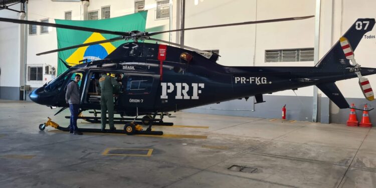 Em uma semana, novo helicóptero da PRF faz 18 atendimentos pelo SUS no Paraná
