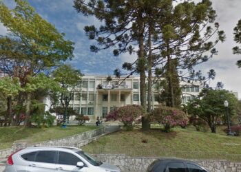 Professor da UEPG é demitido após enviar mensagens com teor sexual para aluna