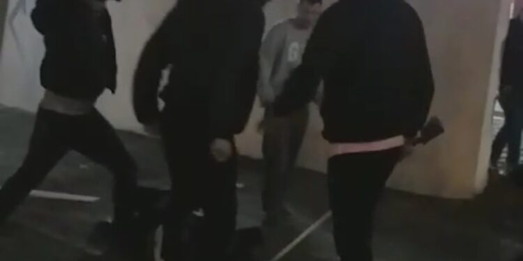 População lincha indivíduo no Umbará em Curitiba, veja o vídeo