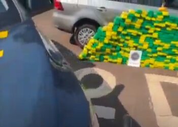 Adolescente é abandonada com 300 quilos de maconha no Paraná