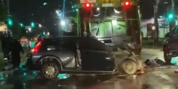 Acidente na Linha Verde deixa dois mortos em Curitiba