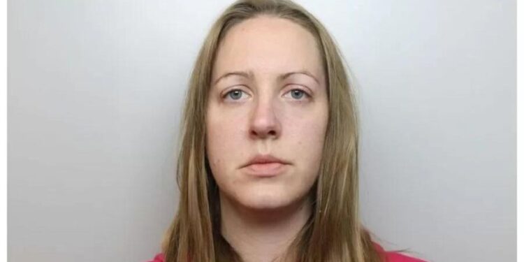 Enfermeira é condenada à prisão perpétua por assassinatos de bebês