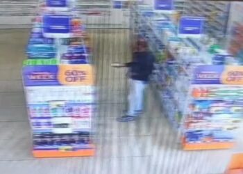 Ladrão vitaminado? Câmera registra indivíduo furtando mais de R$ 300 reais em vitaminas, veja o vídeo