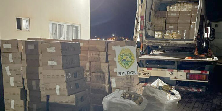 PMPR apreende 5,1 mil pacotes de cigarros na fronteira entre Brasil e Argentina