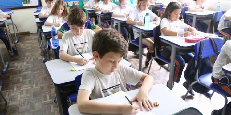 Cadastramento para pré-escola e 1º ano na rede de ensino Curitiba começa no dia 25