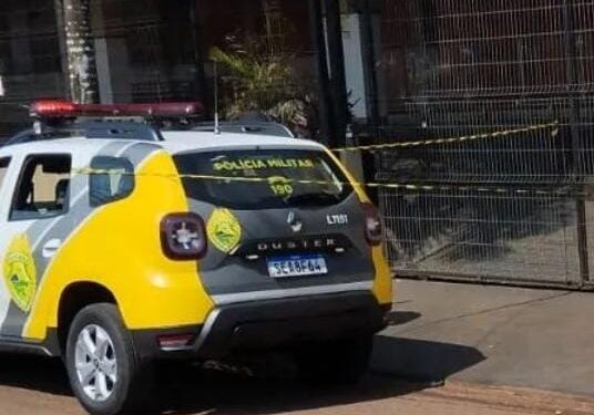 Ladrão leva bicicleta de mercado, mas acaba deixando um dedo para trás