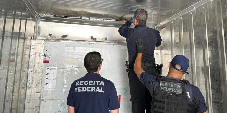 Receita Federal apreende 71,5 kg de cocaína no Porto de Paranaguá