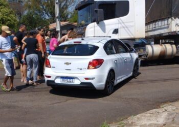 Crianças presenciam assassinato dos pais dentro de carro no Paraná