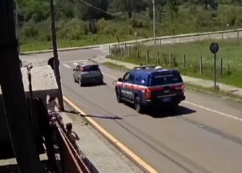 Guarda Municipal recupera veículo furtado e prende casal após perseguição cinematográfica pelas ruas de Campo Largo