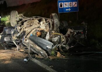 Colisão entre carros deixa um morto e três gravemente feridos na BR-277