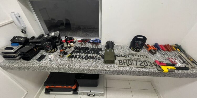 RONE prende dupla e recupera dois veículos com alerta na região metropolitana de Curitiba