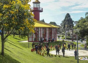 No mês das crianças, Faróis de praça trazem diversão e cultura de graça