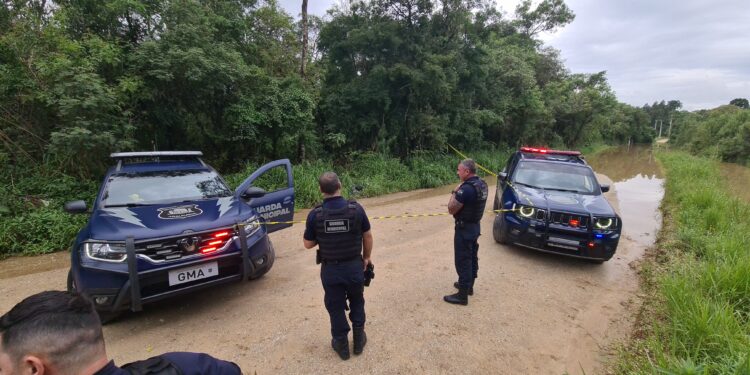 Corpos com marcas de tiros são encontrados na RMC