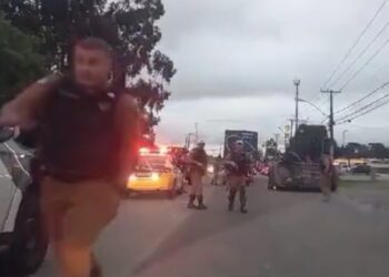 Criminoso com carro roubado tenta fugir da PM, capota carro e morre em confronto na CIC