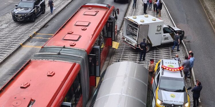 Rapaz que matou mulher dentro de biarticulado em Curitiba é condenado a 18 anos de prisão