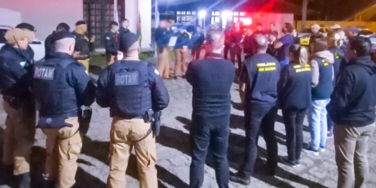 Operação conjunta coibe atividades ilícitas em Colombo