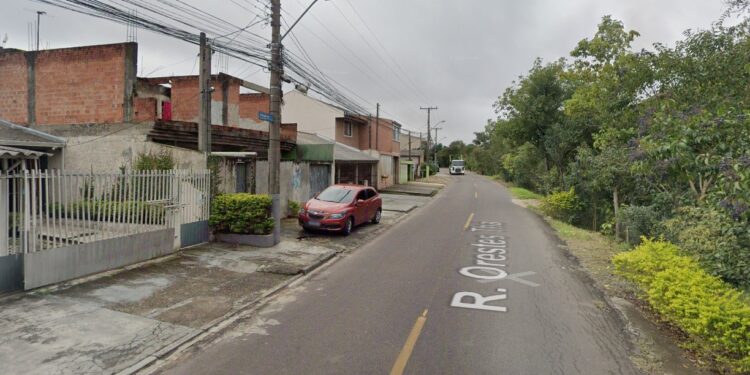 Jovem é chamado ao portão e executado a tiros na CIC