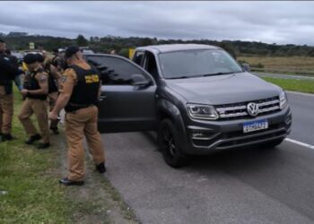Após ser preso cinco vezes, criminoso com caminhonete roubada morre em confronto com a ROTAM