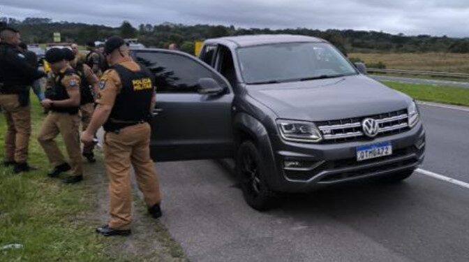 Após ser preso cinco vezes, criminoso com caminhonete roubada morre em confronto com a ROTAM