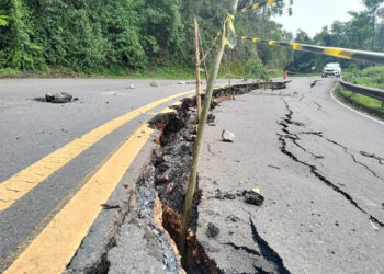 Rodovia entre Rio Branco do Sul e Cerro Azul tem bloqueio total