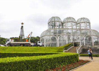 Pontos turísticos de Curitiba vão funcionar com horários especiais durante as atrações de Natal