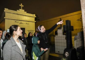 Semana de lua cheia terá visita guiada noturna no Cemitério Municipal de Curitiba. Saiba como participar