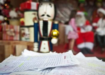 Correios iniciam campanha de adoção de cartinhas de Natal