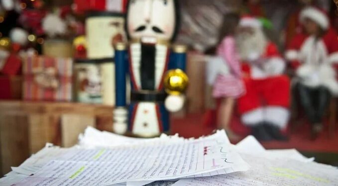 Correios iniciam campanha de adoção de cartinhas de Natal