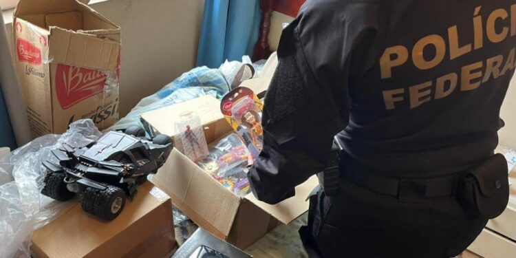 Polícia Federal realiza operação contra exploração sexual na internet de crianças e adolescentes em Curitiba