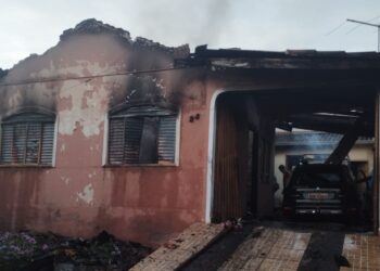 Pai e filha morrem em incêndio no norte do Paraná