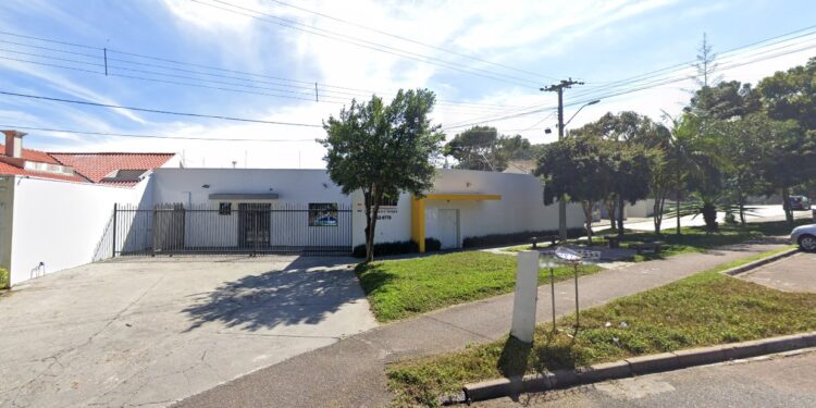 Ar-condicionado explode e deixa dois feridos em Curitiba